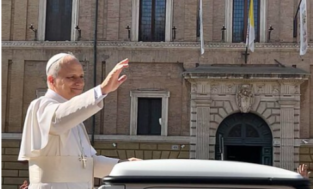 Leone XIV e la grammatica del passaggio: un nuovo papato tra profondità e continuità